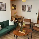 Visit -glasstube Apartman