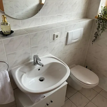 Visit -glasstube Apartment