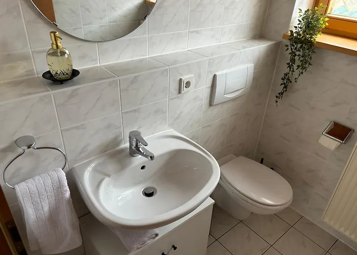 Visit -glasstube アパート