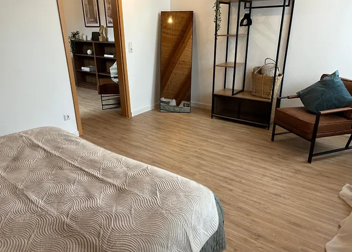 アパート Visit -glasstube オーバーホーフ